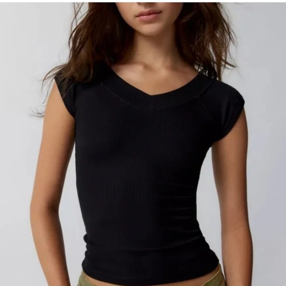 NWOT BDG Black Double Vee Ribbed Tee - Size Small - Picture 3 of 9